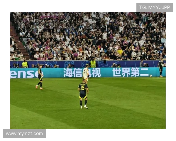 足球赛事中的品牌营销与媒体传播